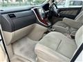 2004 Toyota Alphard