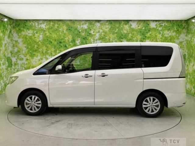 2011 Nissan Serena