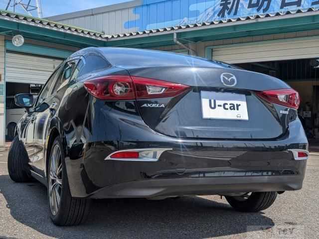 2014 Mazda Axela
