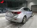 2016 Mazda Axela