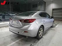2016 Mazda Axela