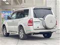 2005 Mitsubishi Pajero