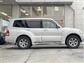 2005 Mitsubishi Pajero