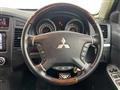 2013 Mitsubishi Pajero