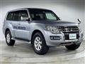 2015 Mitsubishi Pajero