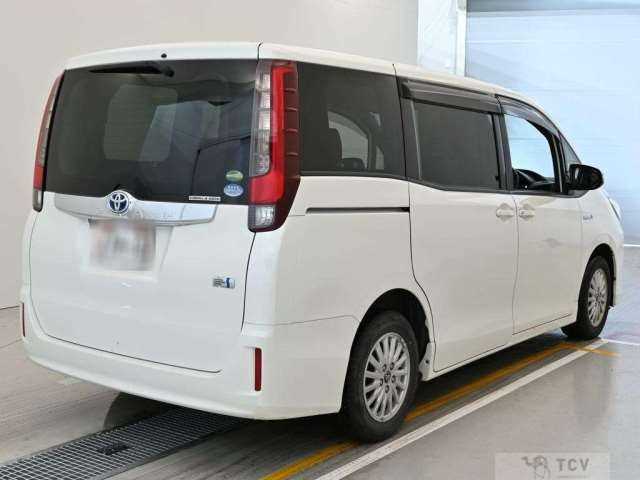 2015 Toyota Noah