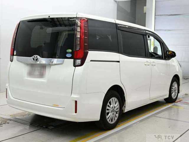 2015 Toyota Noah