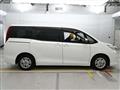 2015 Toyota Noah