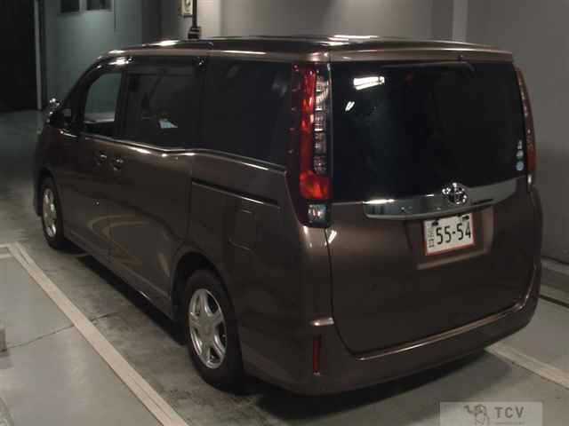 2014 Toyota Noah