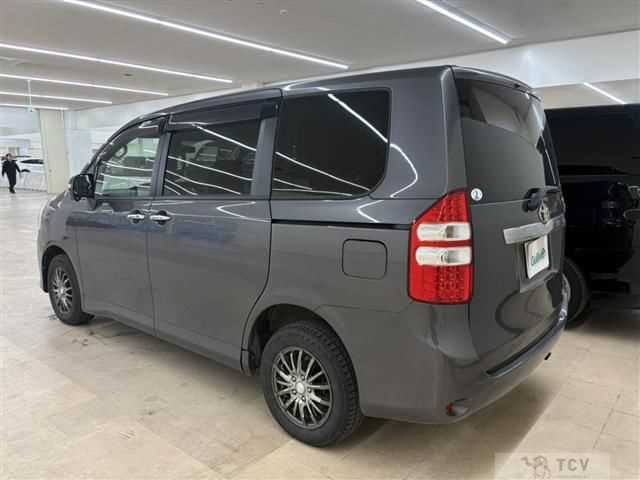 2012 Toyota Noah