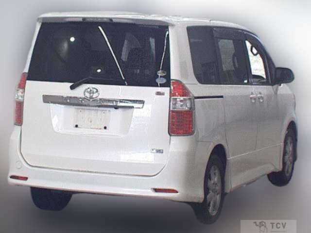 2007 Toyota Noah