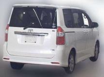 2007 Toyota Noah