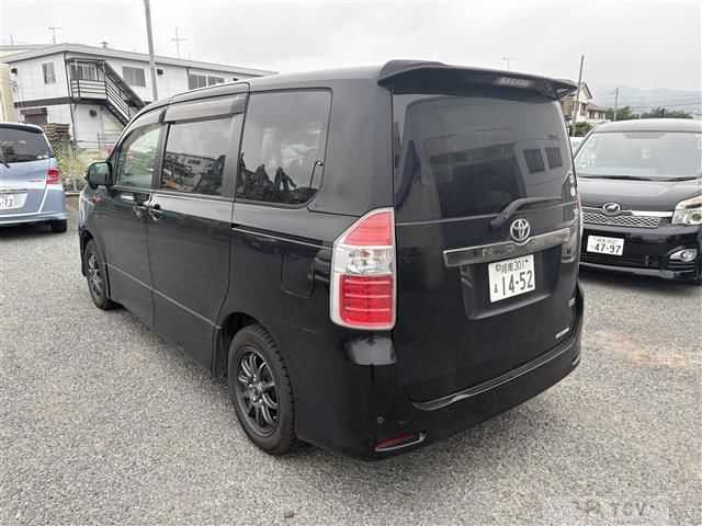 2009 Toyota Noah