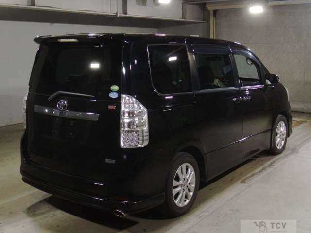 2013 Toyota Noah