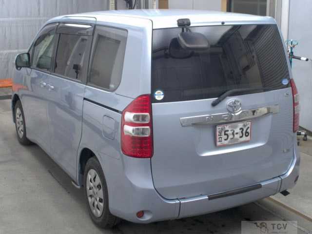 2013 Toyota Noah