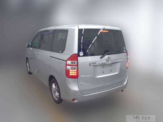2013 Toyota Noah