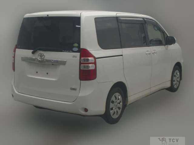 2013 Toyota Noah
