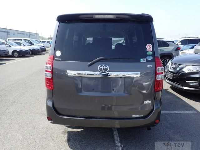 2012 Toyota Noah