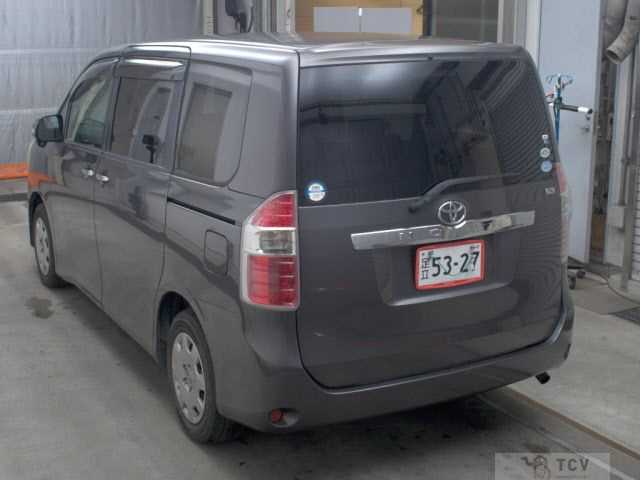 2010 Toyota Noah