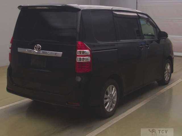 2013 Toyota Noah