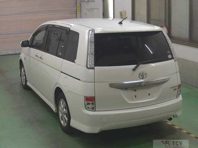 2011 Toyota Isis