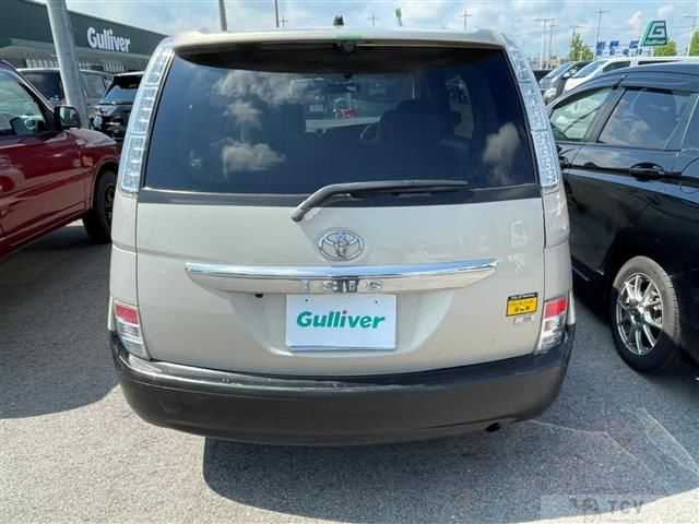 2012 Toyota Isis