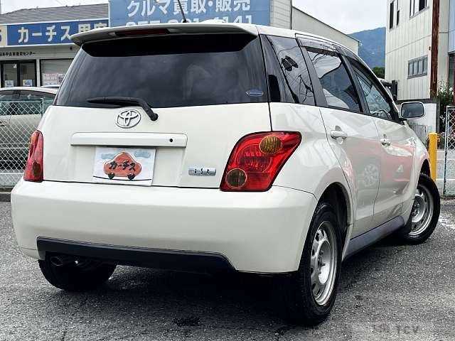 2003 Toyota IST