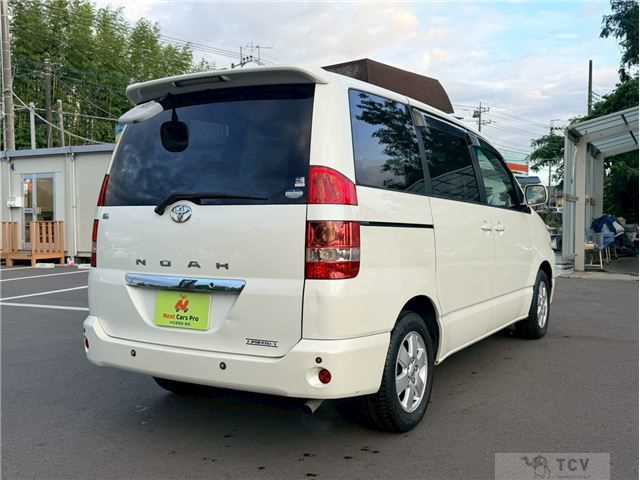 2003 Toyota Noah