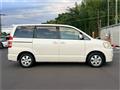 2003 Toyota Noah
