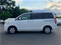 2003 Toyota Noah