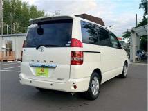 2003 Toyota Noah