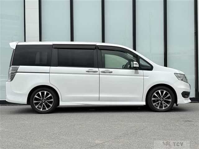 2013 Honda Step WGN
