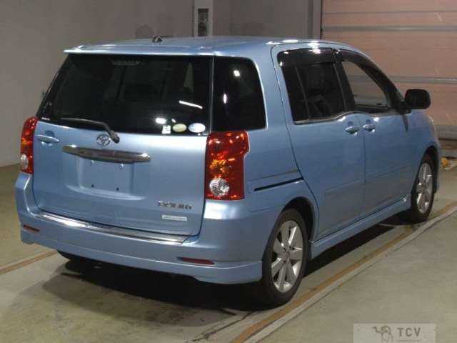 2004 Toyota Raum