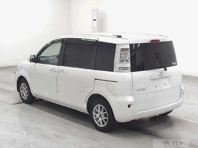 2011 Toyota Sienta