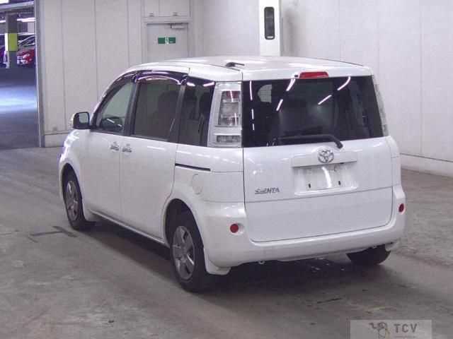 2011 Toyota Sienta