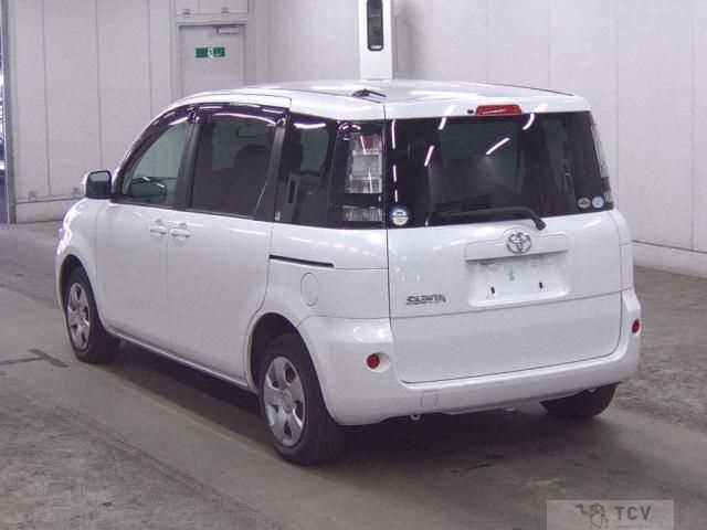 2011 Toyota Sienta