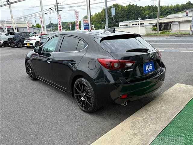2014 Mazda Axela Sport