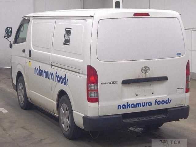2009 Toyota Regiusace Van