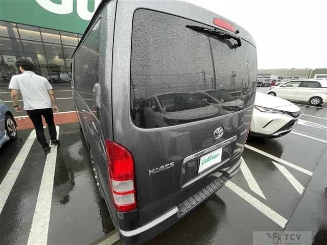 2009 Toyota Hiace Van