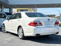 2010 Toyota Crown Hybrid