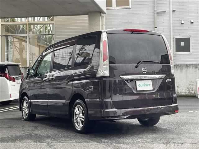 2011 Nissan Serena