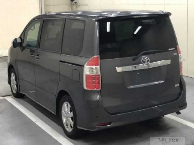 2007 Toyota Noah