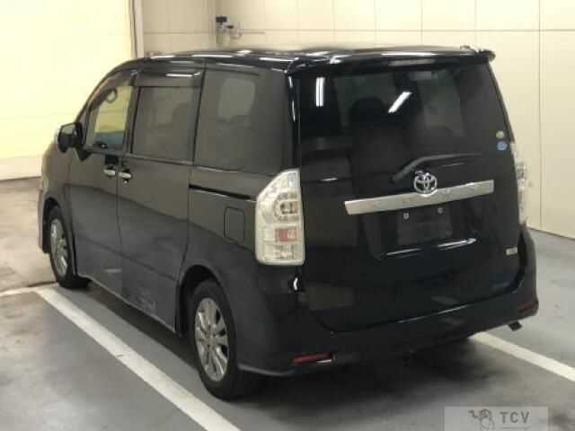 2011 Toyota Voxy