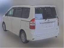 2013 Toyota Noah