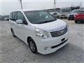 2013 Toyota Noah