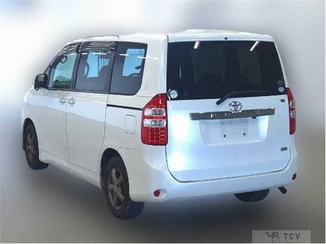 2012 Toyota Noah