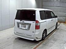 2010 Toyota Noah