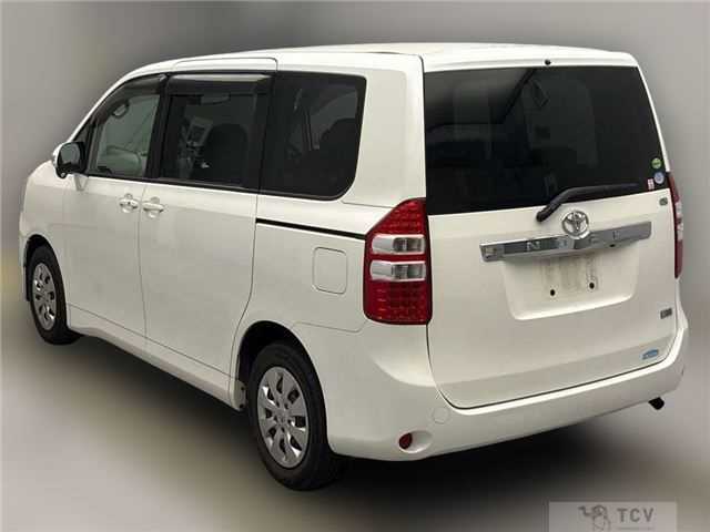 2013 Toyota Noah