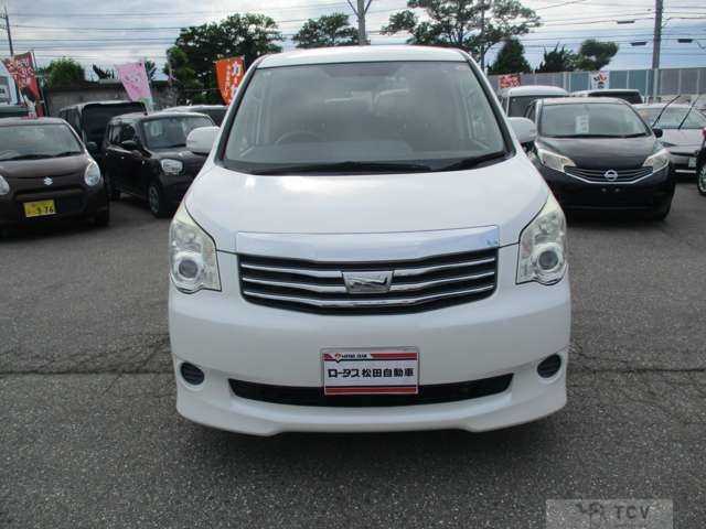 2013 Toyota Noah