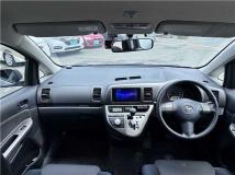 2005 Toyota Wish